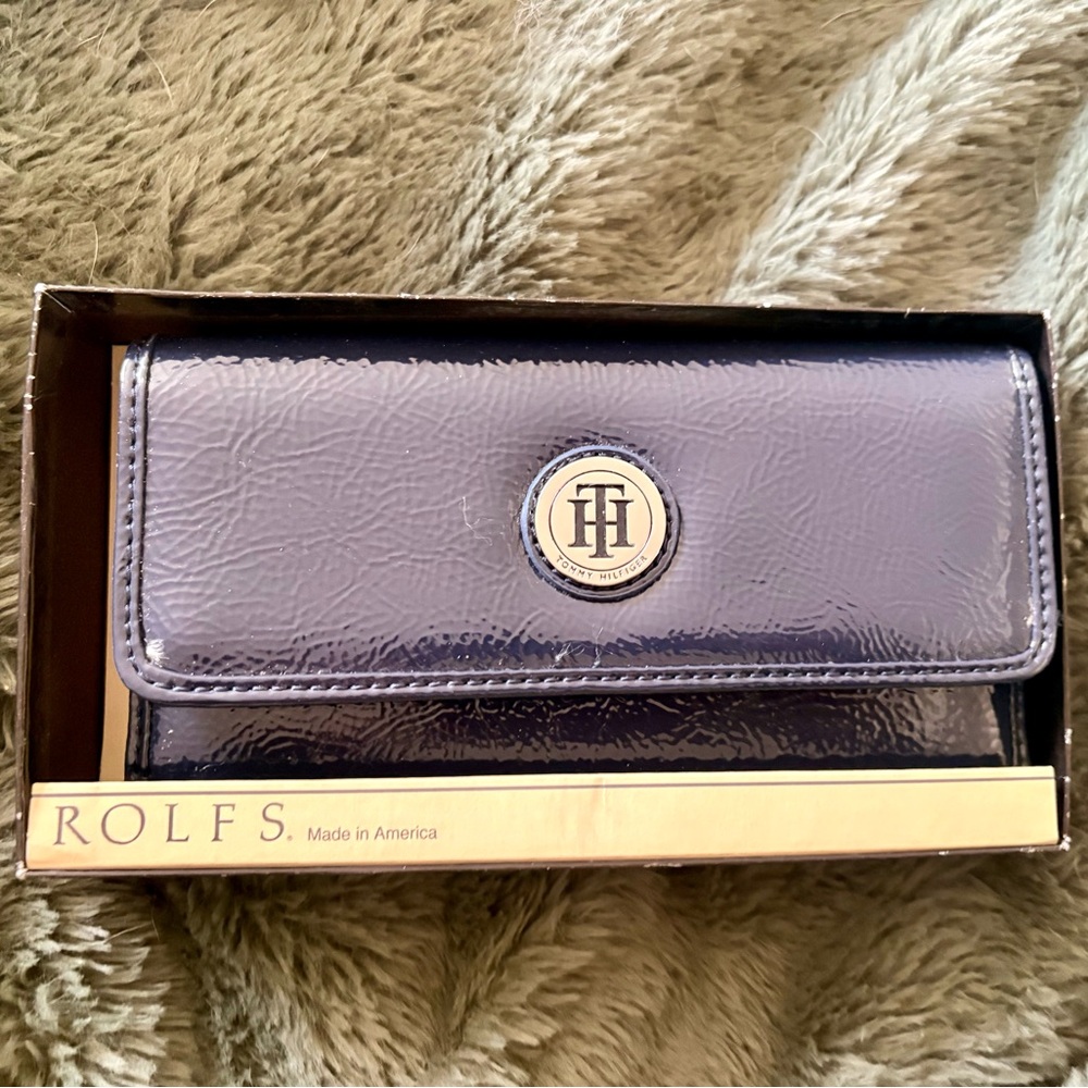 Tommy Hilfiger Women's Wallet Trifold Wallet Navy - Never Used